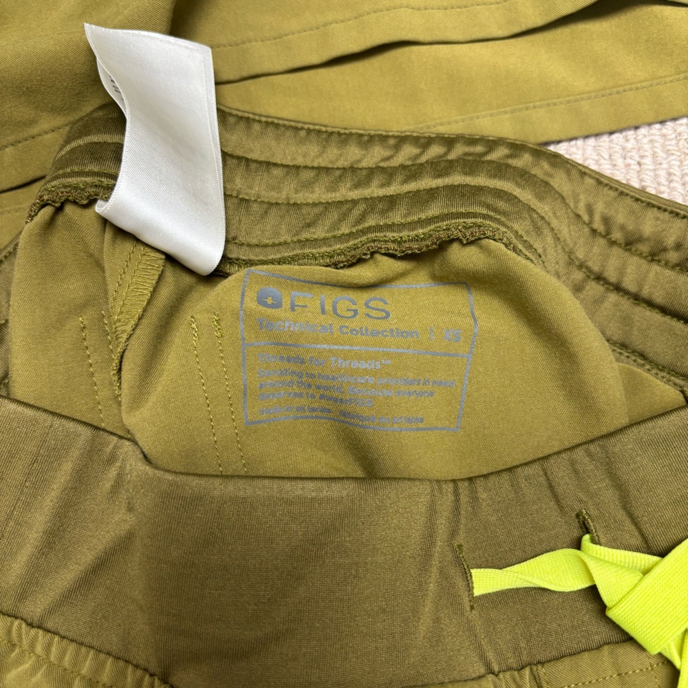 Figs Scrubs - Picture 3 of 3